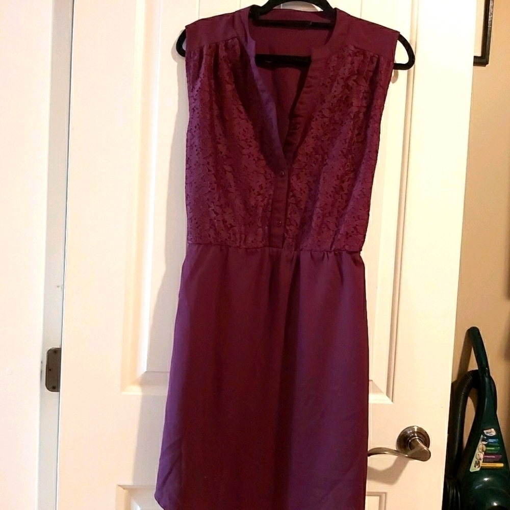 BURGUNDY DRESS  W/ LACE / B2A